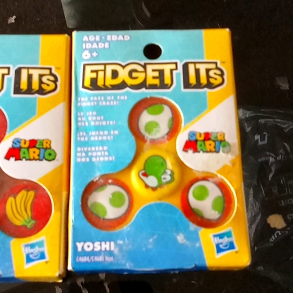 Nintendo Fidget Spinners - Picture 4 of 4